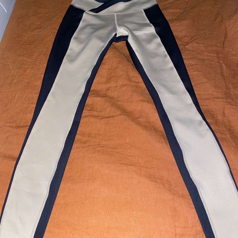 Tan + Lines Sport Leggings - Picture 2 of 2